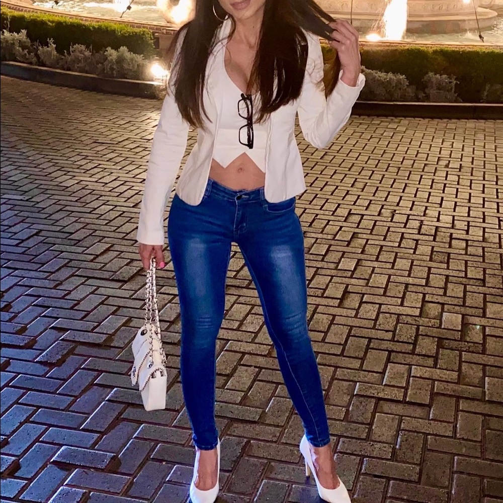 White vest